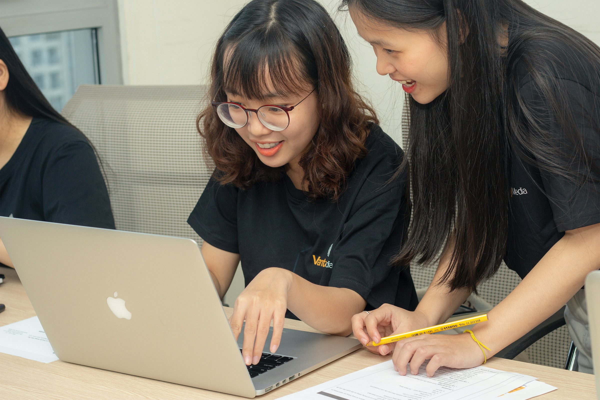 woman using gemini - Gemini AI Google Sheets Integration